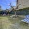 DesenzanoLoft Villa Palm Garda Beach, with garden, barbecue and pool