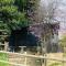 The Cherry Tree Gypsy Wagon - 班伯里