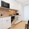 Butterfly Apartment with Parking by Noclegi Renters - 格但斯克