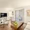 Walk to the Golf Course 2BD Apt, Pool, and Parking
