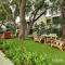 Amenity Heavy Serene Apt in Convenient Location - Austin