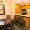 Spacious Unit Mountain Getaway with Firepace