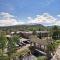 Bright Scenic Studio Walk to Ski and Apres-Ski - Sleeps 4