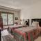 Elegant Updated 3 Bedroom Condo At One Arrowhead Place Condo