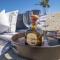 Beachfront Delfin Estate With Pool Sleeps 43 - مازاتلان