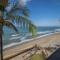 Beachfront Delfin Estate With Pool Sleeps 43 - مازاتلان