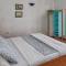 3 Bedroom Awesome Home In Dobrota