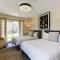 Sparkling Designer 3 bed Suite by Taneycomo