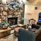 C25, Four bedroom, 4 1 2 bath luxury log-sided cottage with hot tub cottage
