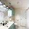 Boho Chic Retreat 3BR 2BA House with Ample Space, WiFi, and Fenced Yard - ماكالين