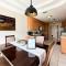 Boho Chic Retreat 3BR 2BA House with Ample Space, WiFi, and Fenced Yard - ماكالين