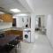 Cozy Rooms and Small Partitions for Men guests in Dubai - دبي