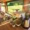 Delightful 2 Bed Double Decker Bus with Hot Tub - Акфилд