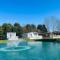 Sutton Lodge with Hot Tub