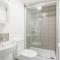 Private Room 8 with Kitchenette by CB Stays no minimum stays - Cambridge