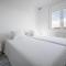 R143 Beachfront Apartment Dorianne