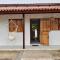 Casa Rústica em Condomínio com Piscina Casa Rústica em Condomínio com Piscina