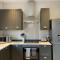 TAFFS MEAD HOUSE Central City Location, nr Stadium, Family Friendly!