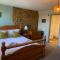 The Hollybush Inn and B&B - Priors Marston
