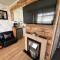 Signature, Scratby - Two bed chalet, sleeps 7, free Wi-Fi, bed linen and towels included, pets welcome and onsite entertainment available