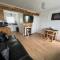 Signature, Scratby - Two bed chalet, sleeps 7, free Wi-Fi, bed linen and towels included, pets welcome and onsite entertainment available