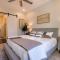 Combined 13 Bedroom On The Eighth-Private Pools and Games!