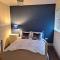 2-Bed Apartment Sleeps 6 with Parking