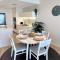 29th floor Oracle Tower 2 stunning ocean and city views
