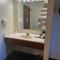 Super 8 by Wyndham Smithville Kansas City