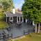 Newly Renovated And Modern Cottage Near The Beach