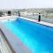 Impeccable & Cozy Gem-5 star Location - Pools Gym