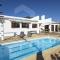 Villa Coxos by AcasaDasCasas
