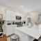 The Victorian - elegant 3BR home near Overton - ممفيس