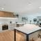 Executive Oceanside Apartment