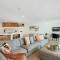 Executive Oceanside Apartment