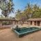 SaffronStays Bay Watch, Palghar - beachfront pool villa at Kelwa Beach - Māhīm