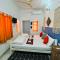 Jaisalmer Hostel Crowd - جيلسامر