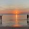 Stunning and Spacious 3br/2.5 ba only a block to the Bay Beaches - Wildwood Highlands Beach