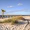 Coastal Long Beach Rental with Patio, Walk to Beach! - لونغ بيتش