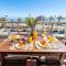 797 HOLIDAY RENTALS - Amplio piso con terraza en primera línea de playa