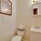 Cozy Houghton Lake Heights Cottage with Private Yard