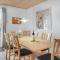 4 Bedroom Awesome Home In Gråsten - Гростен