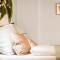 1BR 2Beds - kleiner privater Innenhof- Barrierefrei! -frisch saniert - Mozart EINS