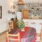 4 Bedroom Beautiful Home In Goult