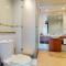 LV38 - Elegant 2BHK in Lake View Tower - Dubaj