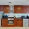LV38 - Elegant 2BHK in Lake View Tower - Dubaj