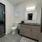 Luxury 2BR within walking distance to Nightlife!!