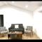 Gated private house with own parking Sherman Oaks