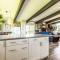 Mountain View-Backyard-Air-Conditioning-BBQ-15mins walk Blue Mountain Village