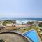 Whale Rock, Modern Beachfront Apartment - Margate